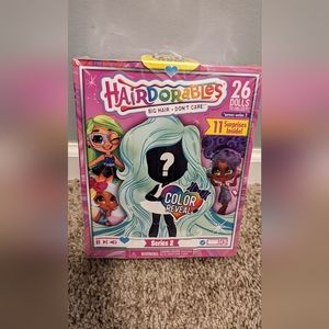 Brand new Hairdorables series 2 color reveal doll